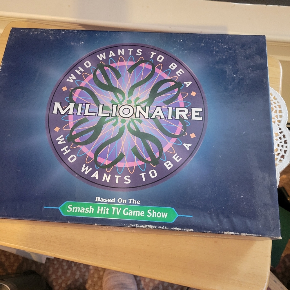 Vintage Who Wants to Be a Millionaire Board Game - 2000 Version